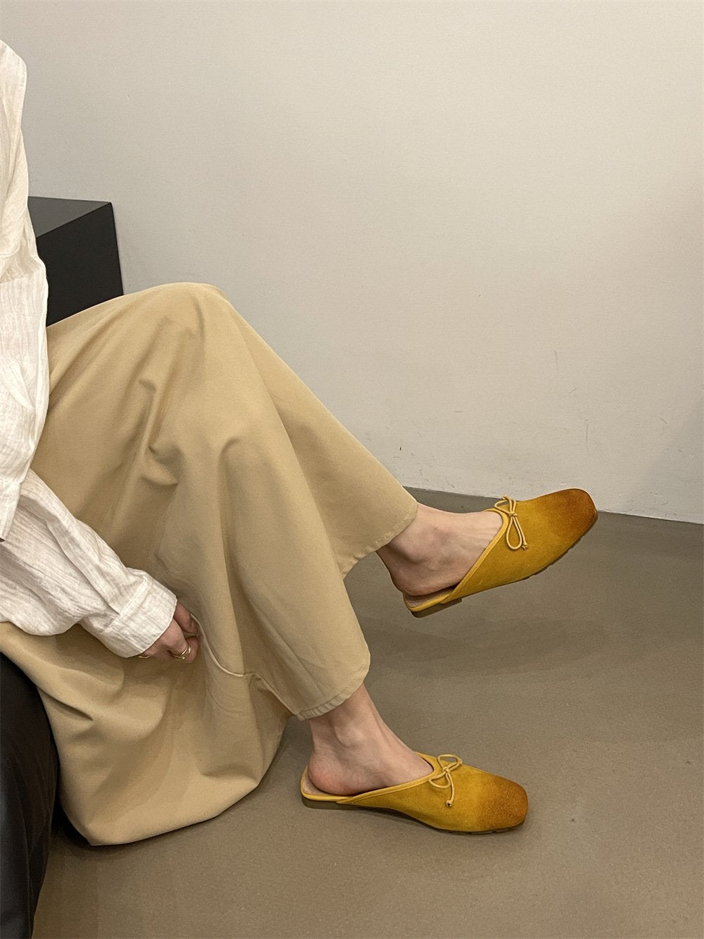 Flat retro nubuck genuine leather slip-on mules