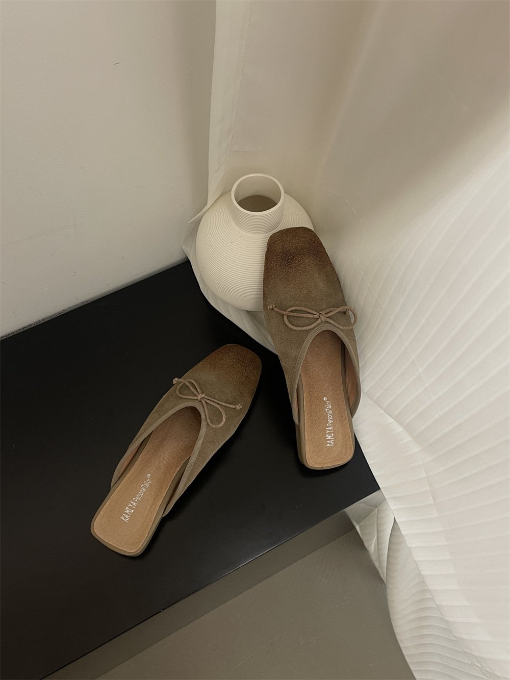 Flat retro nubuck genuine leather slip-on mules